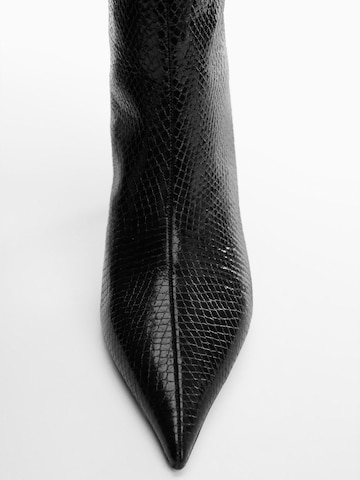 MANGO Kozaki 'AMALIA' w kolorze czarny