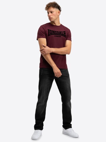 LONSDALE Футболка в Красный