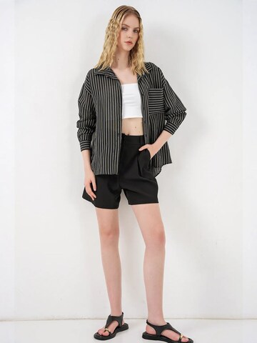 Bigdart Blouse in Black