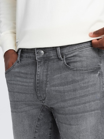 Ombre Tapered Jeans in Grijs