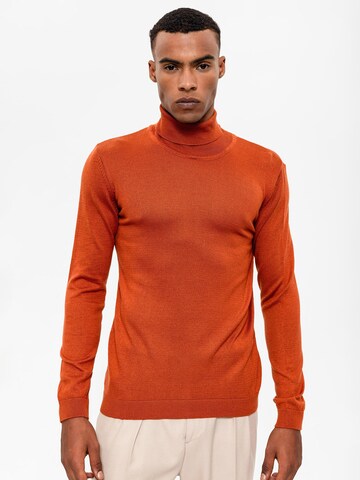 Antioch Pullover in Orange