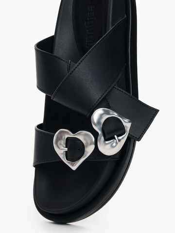 Desigual Šľapky - Čierna