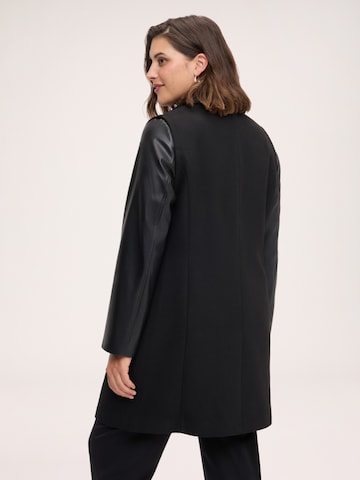 Cappotto di mezza stagione di Fiorella Rubino in nero