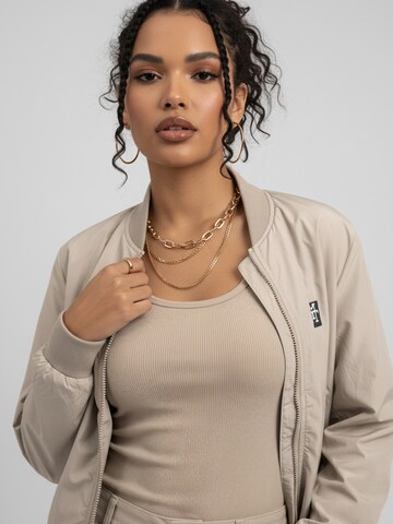 Manufaktur13 Between-Season Jacket in Beige: front