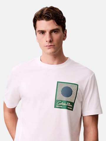 T-Shirt Calvin Klein en blanc