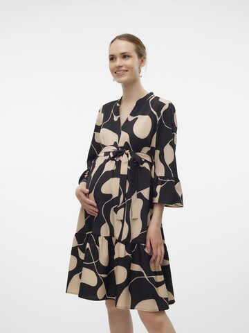 Robe Vero Moda Maternity en noir : devant