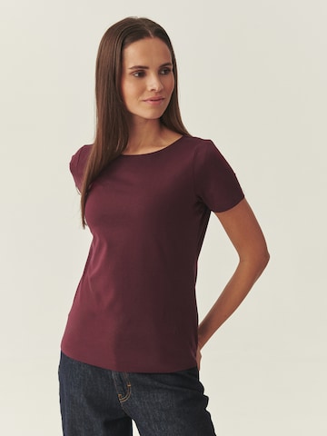 TATUUM Pusero värissä punainen: etupuoli