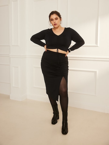 Guido Maria Kretschmer Curvy Shirt 'Garnet' in Black