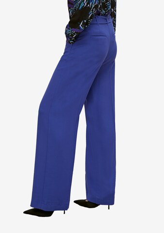 Wide Leg Pantalon à plis COMMA en bleu : derrière
