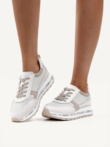 CAPRICE Sneaker in Grau: predná strana