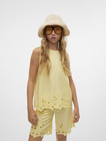 Loosefit Pantalon 'VMGili' Vero Moda Girl en jaune : devant