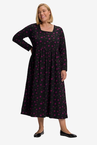 Robe Ulla Popken en noir : devant