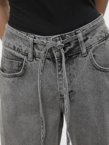 SOMETHINGNEW Regular Jeans in Grijs