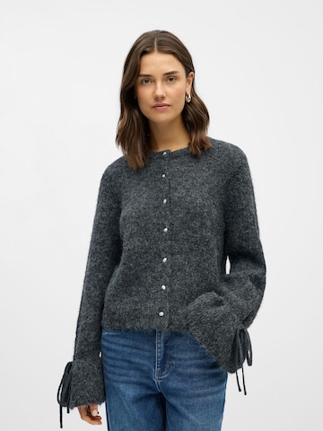 OBJECT Strickjacke 'OBJSALIKA' in Grau: Vorderseite