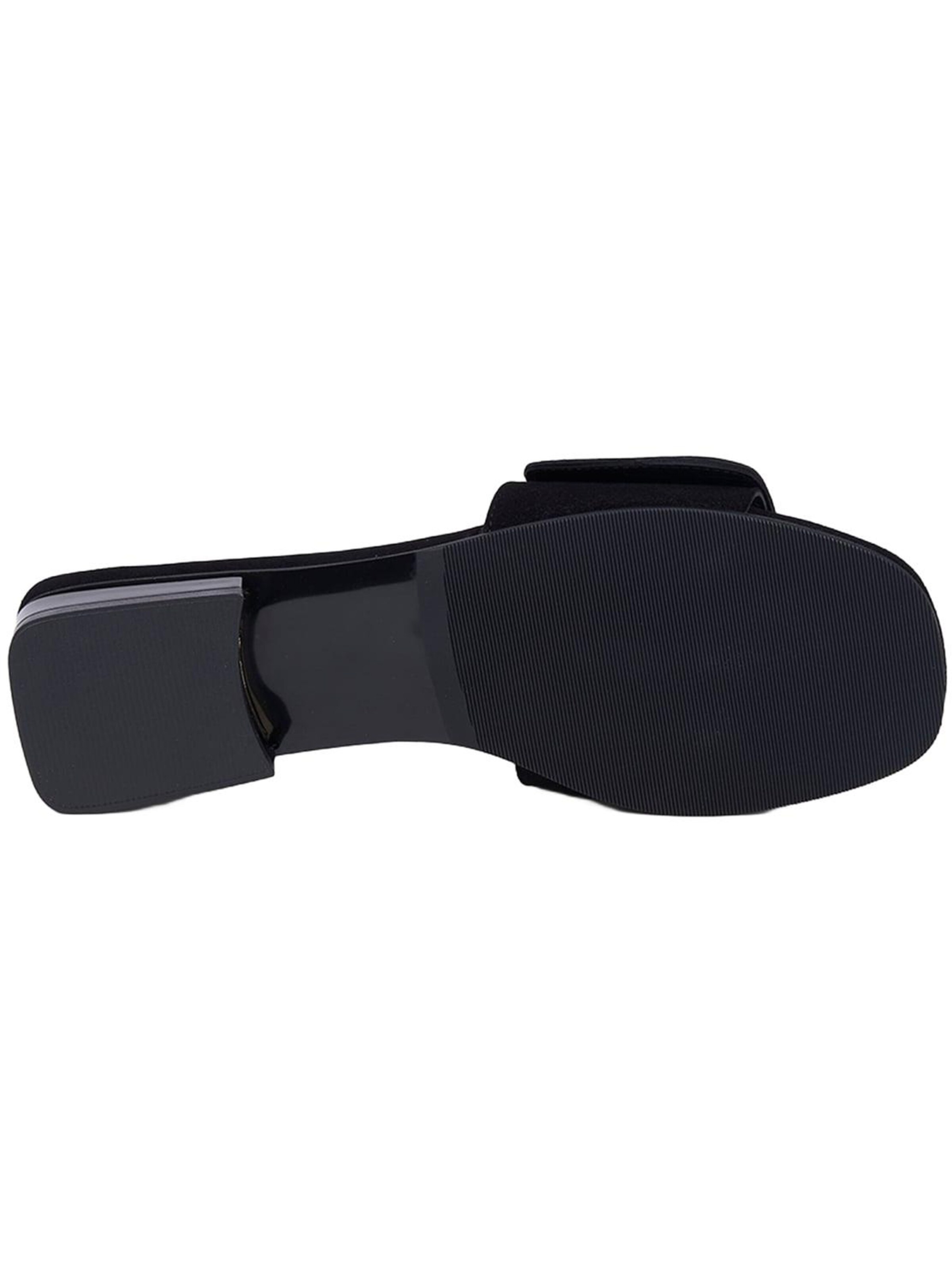 Desa Mule in Black