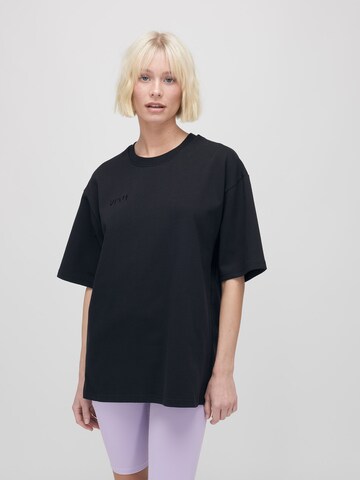 ABOUT YOU x VIAM Studio Shirt 'CHRISTINA' in Black: front