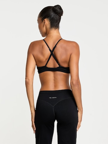 YO-GAYA Triangel Sport bh 'Studio Triangle Bra' in Zwart