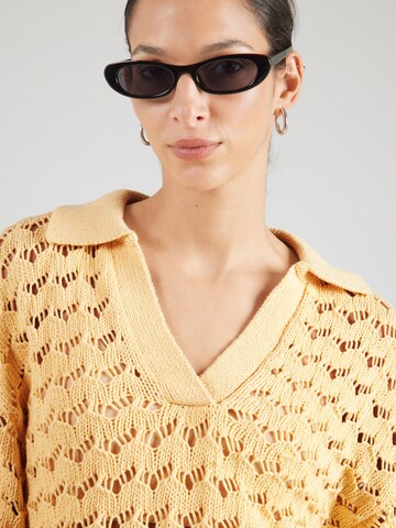Pullover 'Ivona' di Monki in giallo