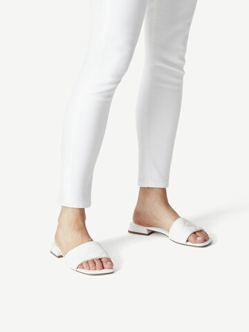 TAMARIS Pantolette i vit: framsida