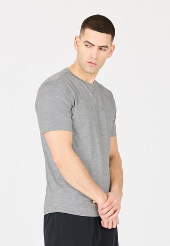 Virtus T-Shirt in Grau: Vorderseite