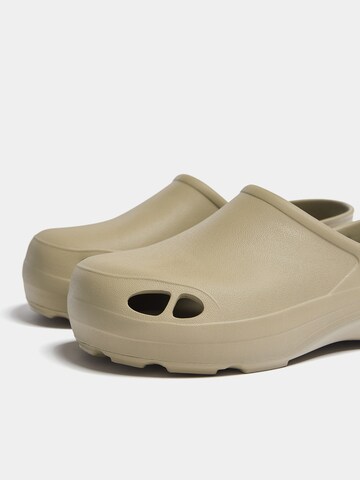 Pull&Bear Clogs in Beige