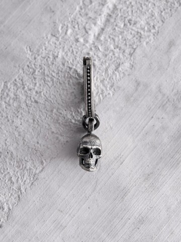 REYTEL Ohrring 'SCHEDEL' in Silber: Vorderseite