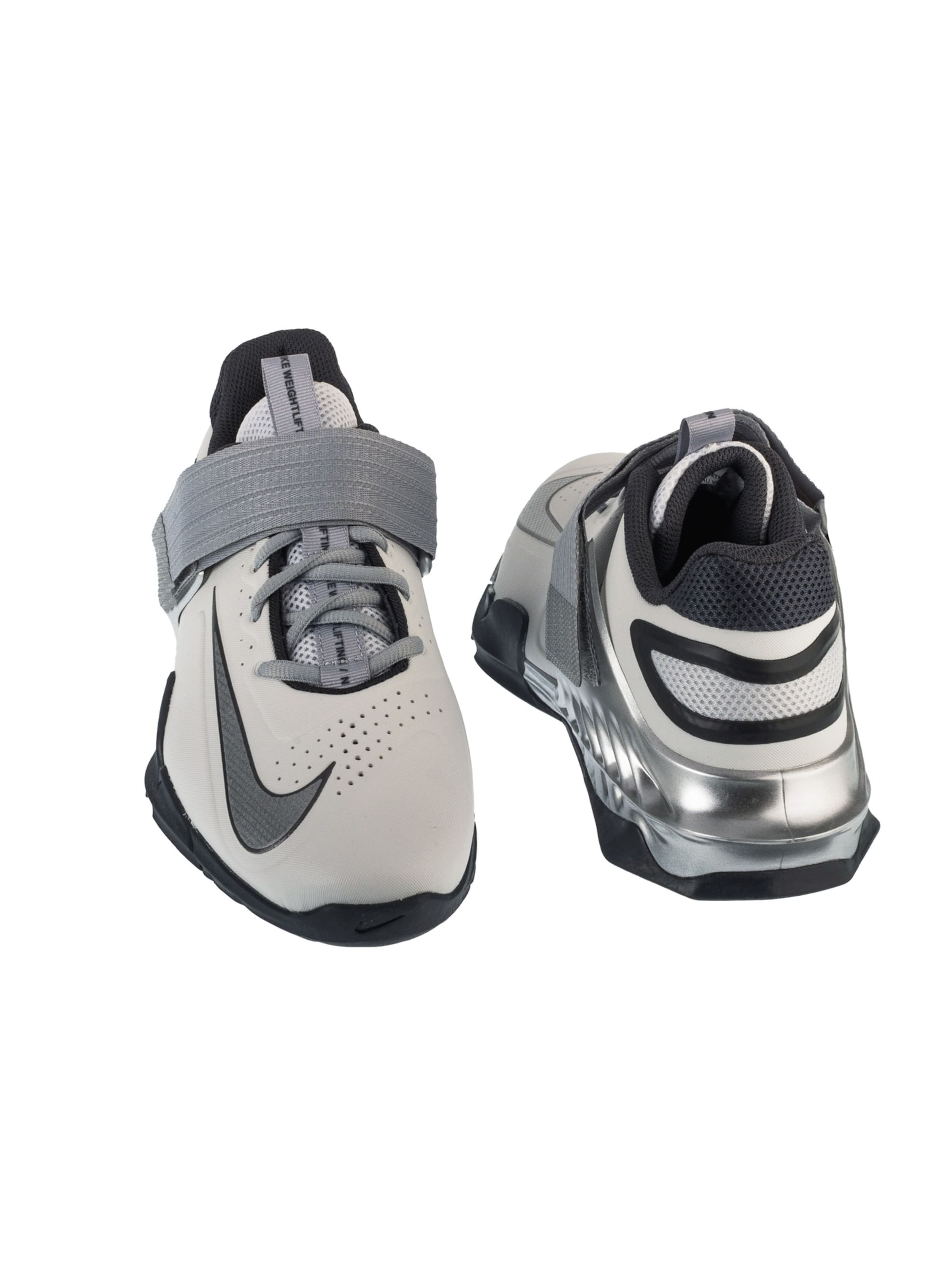 NIKE Athletic Shoes 'Nike Savaleos SE' in White