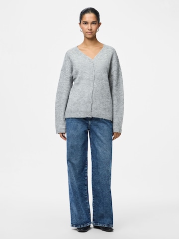 Cardigan 'PCPam' PIECES en gris