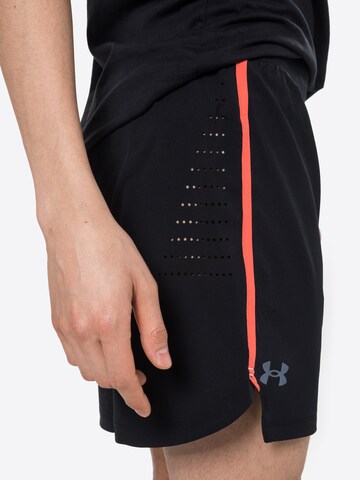 UNDER ARMOUR Regular Urheiluhousut 'SpeedPocket' värissä musta