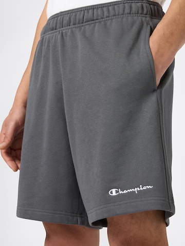 Champion Authentic Athletic Apparel Loosefit Byxa i grå