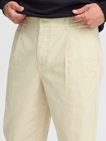 !Solid Regular Pleat-front trousers 'MAURICE DYLAN' in Beige