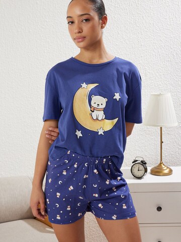 Trendyol Pyjama in Blauw: voorkant