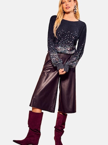 Pulover 'Christmas' de la love & roses pe albastru: față