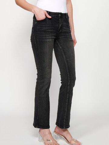 KOROSHI Flared Jeans in Black: front
