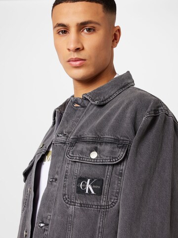 Calvin Klein Jeans Tussenjas in Grijs