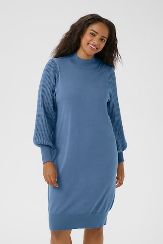 KAFFE CURVE Gebreide jurk 'Lini' in Blauw: voorkant