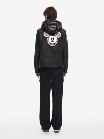 Desigual - Chaqueta de invierno en negro
