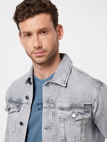 Superdry - Chaqueta de entretiempo en gris