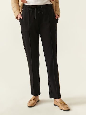 TATUUM - regular Pantalón de pinzas 'Lamiko' en negro: frente