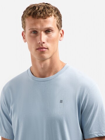 No Excess T-Shirt in Blau