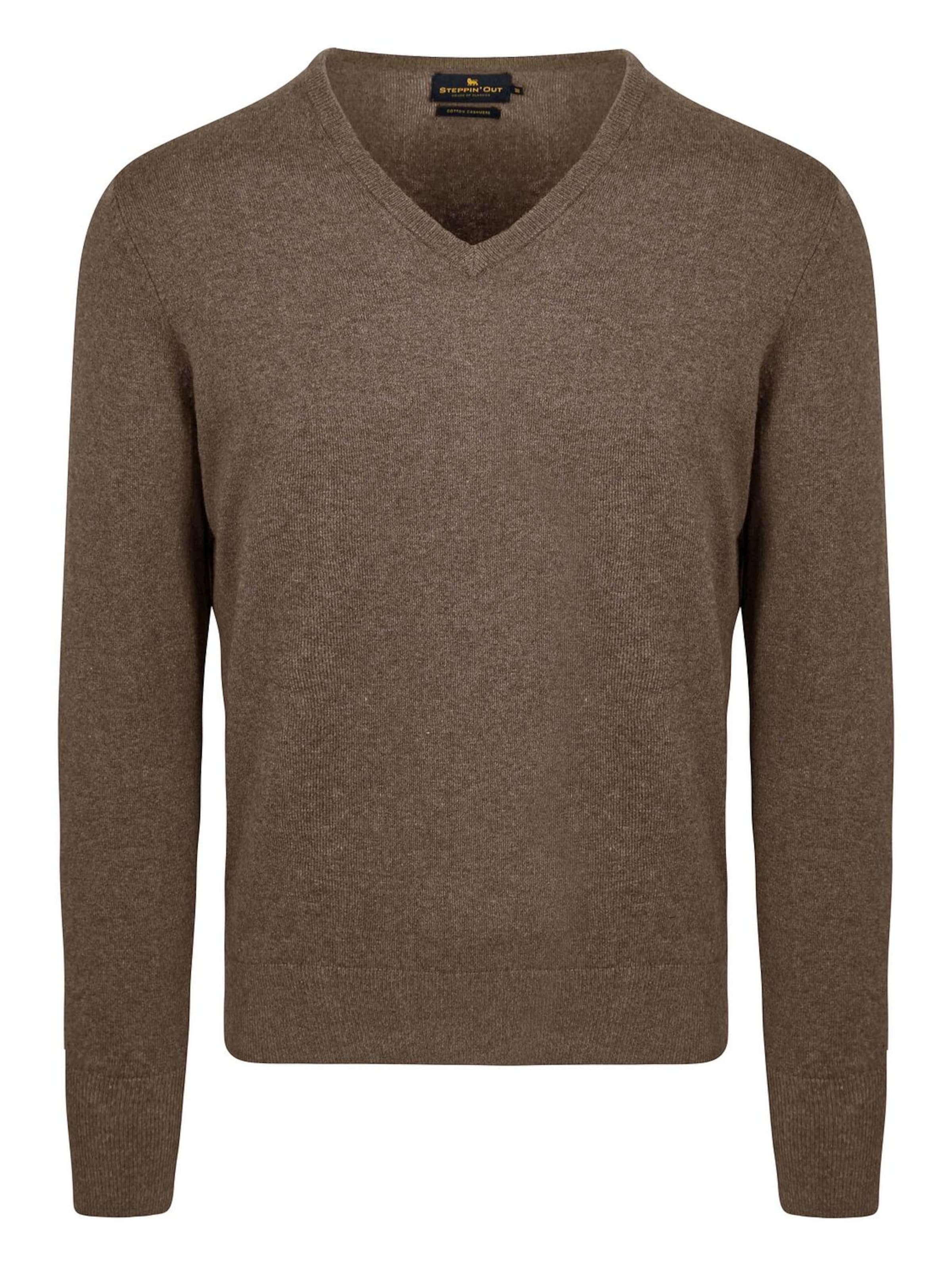 Steppin' out Sweater in Grey: front