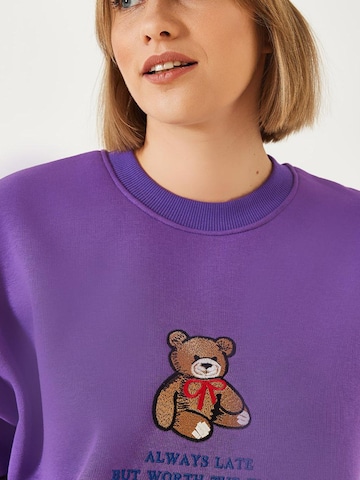 Bianco Lucci Sweatshirt in Lila