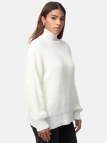 Elara Pullover i hvid