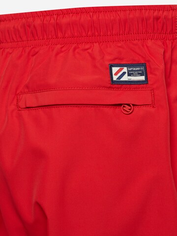 Superdry Kratke kopalne hlače | rdeča barva