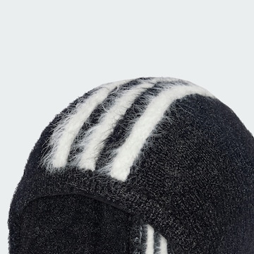 ADIDAS ORIGINALS - Gorra en negro
