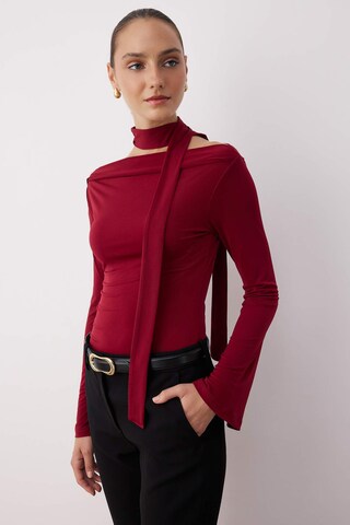 T-shirt Trendyol en rouge : devant
