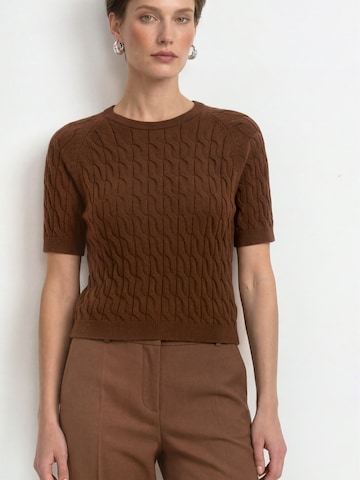 Rich & Royal Sweater in Brown