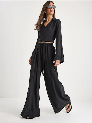 Bianco Lucci - Roupa de casa em preto: frente