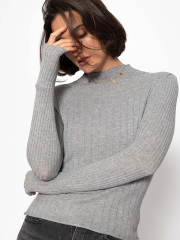 SASSYCLASSY Shirt in Grey