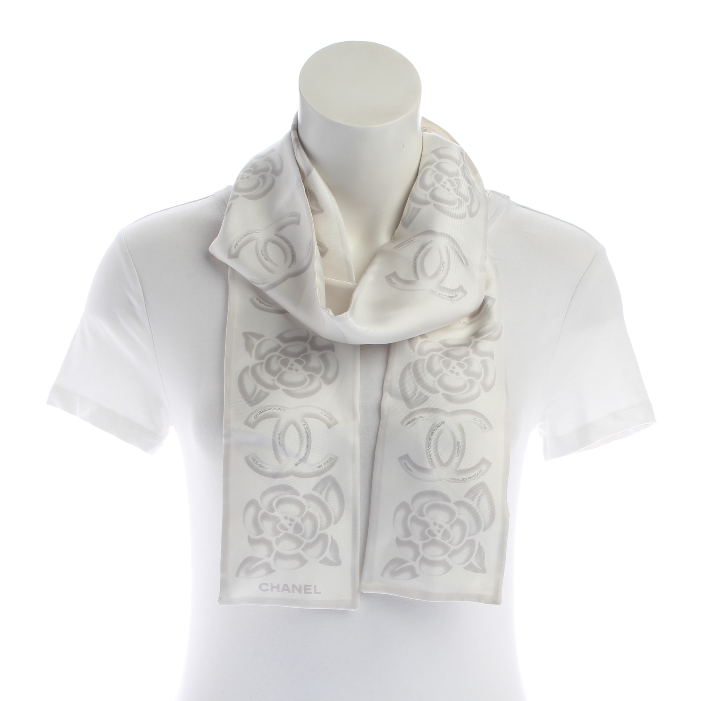 CHANEL Scarf & Wrap in One size in Grey: front
